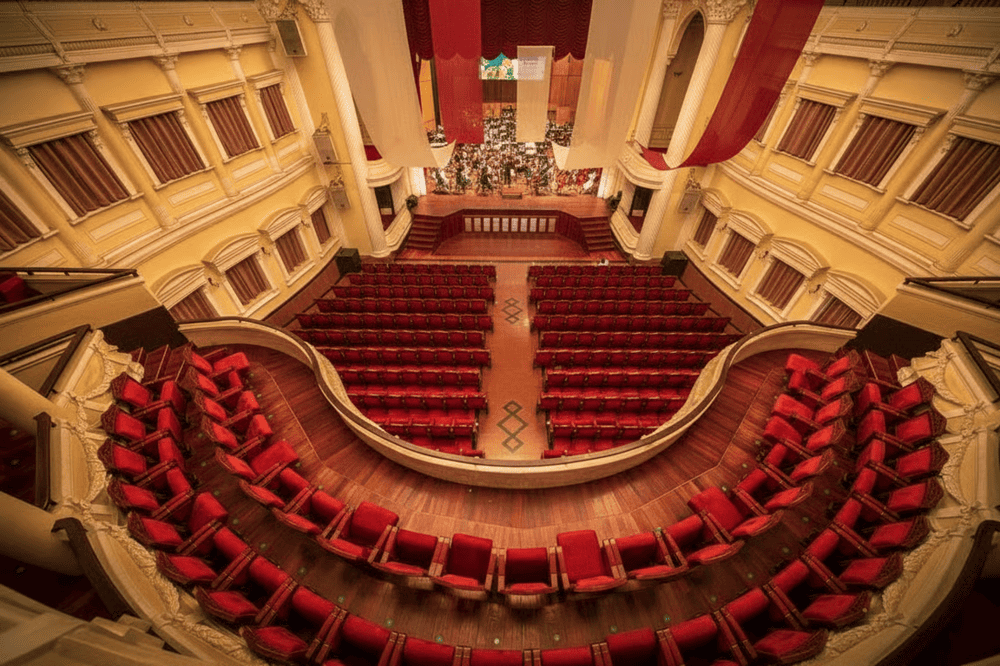 Hệ thống âm thanh hiện đại góp phần tạo nên sự hoàn hảo cho các buổi biểu diễn tại nhà hát